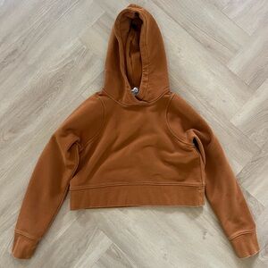 LuLulemon cropped Hoodie - Size 4